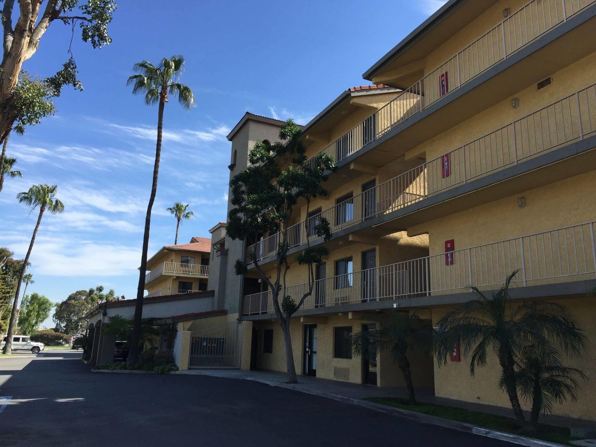 Days Inn By Wyndham Buena Park Exterior foto